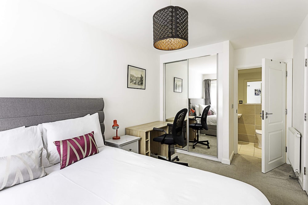 Beautiful Open Plan Garden Flat
