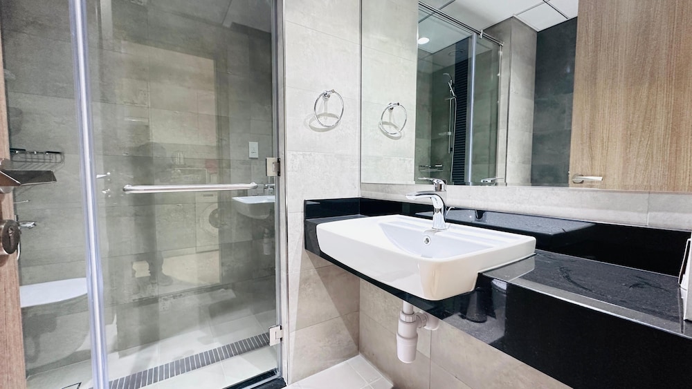 Luxurious apartments at JLT by Checkmy
