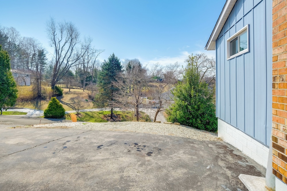 Lake Views & Private Dock: Radford Retreat!