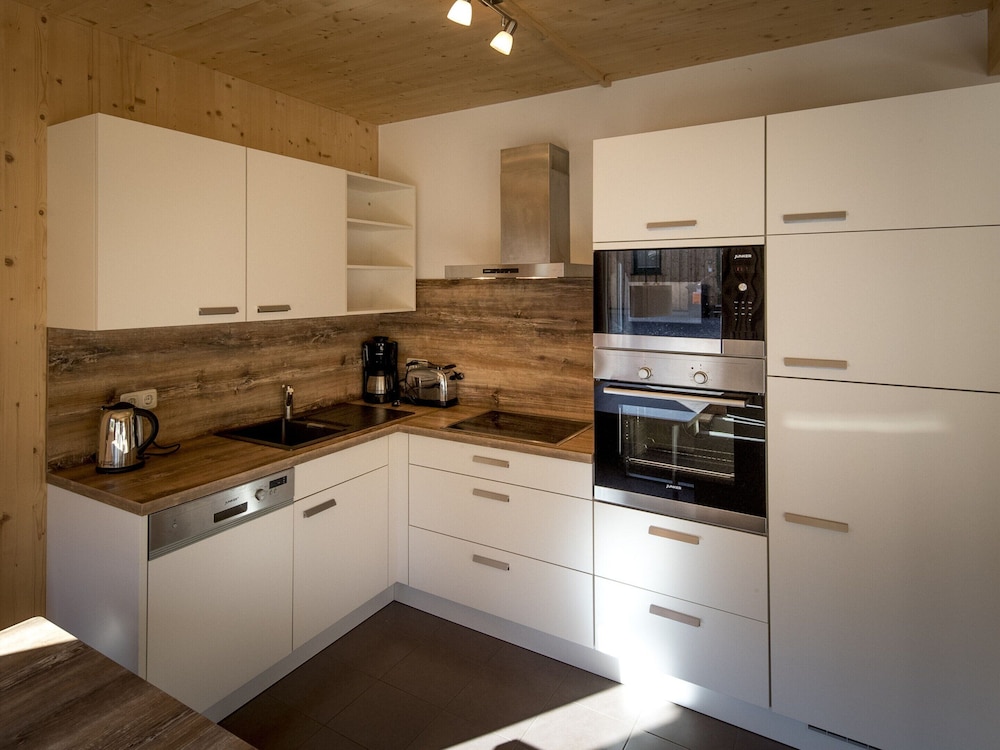 Modern Wooden Chalet in Sankt Georgen ob Murau with Hot Tub
