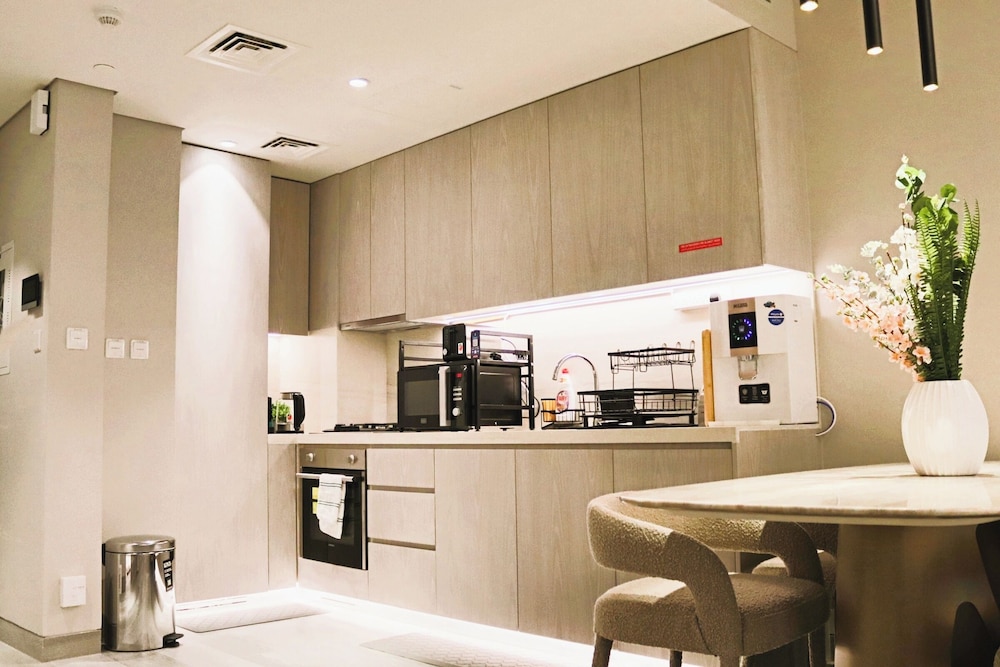Condor Concept 7 - JVC Holiday Homes
