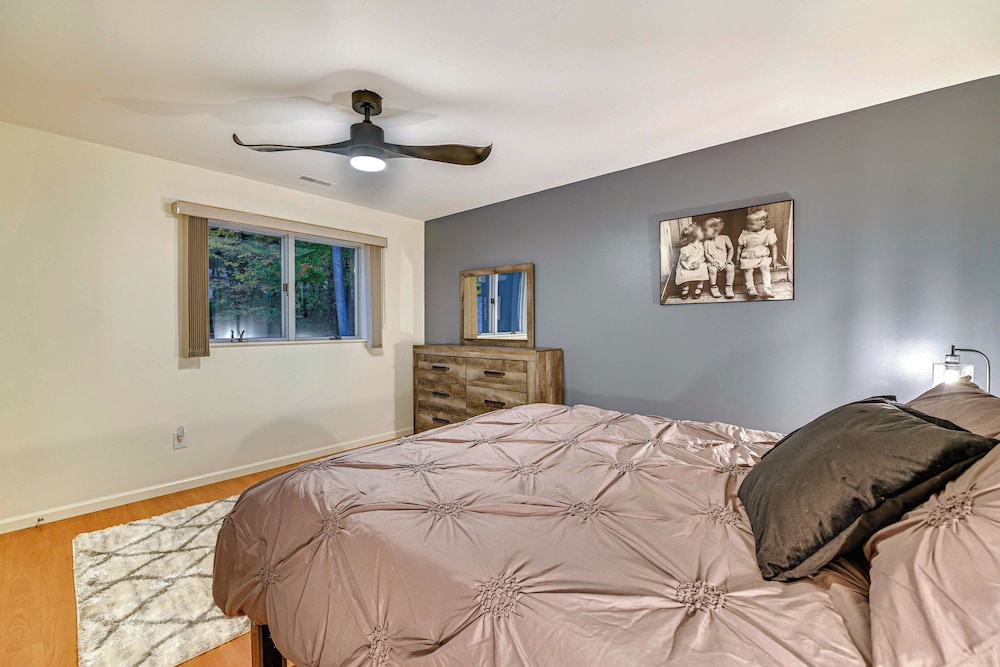 2 Mi to Six Flags: Lake George Home w/ Large Patio