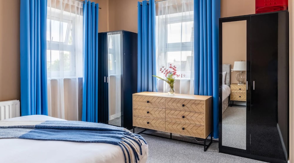 Captivating 2-bed Apartment in Chatham view 2