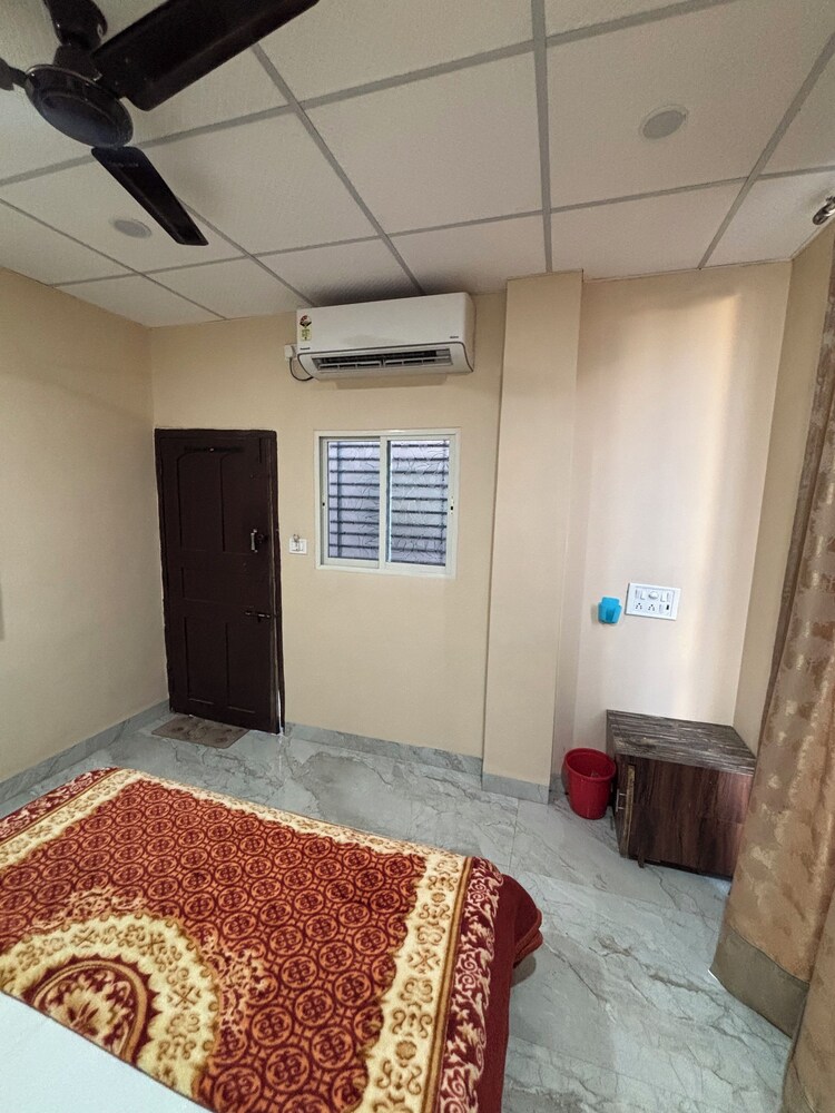 SHRI KRISHNA HOTEL