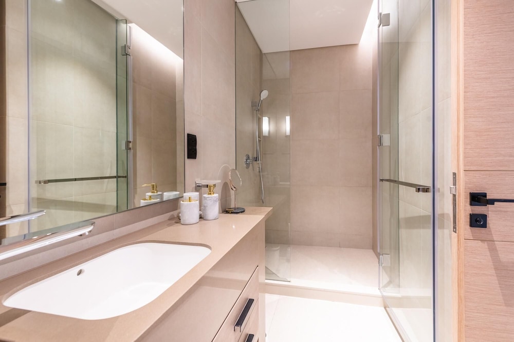 Sea View Urban Retreat in Address JBR