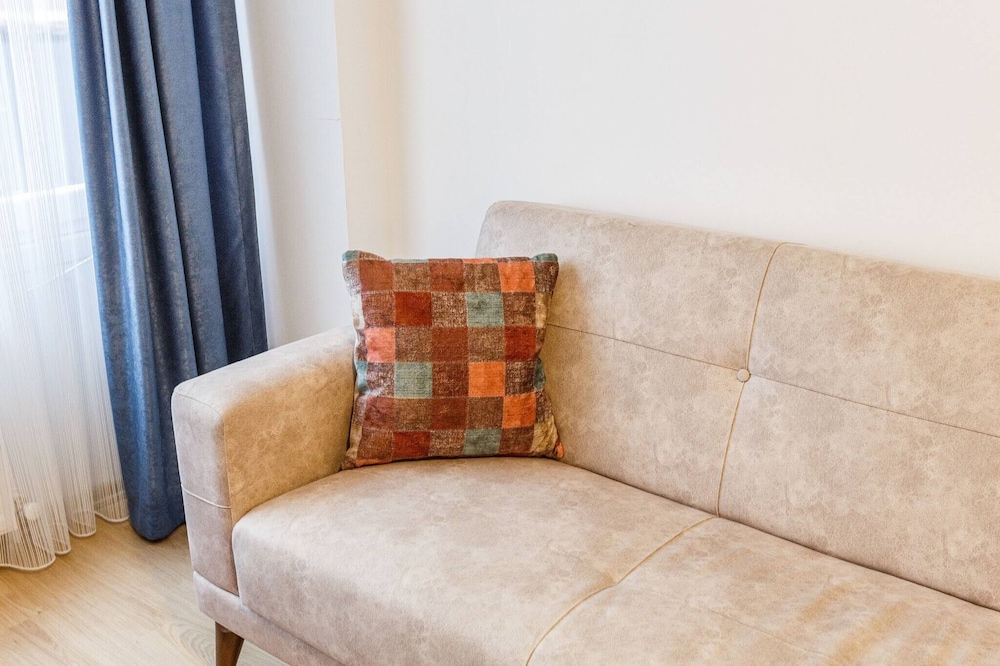 Charming Kadıköy Apartment With City Views