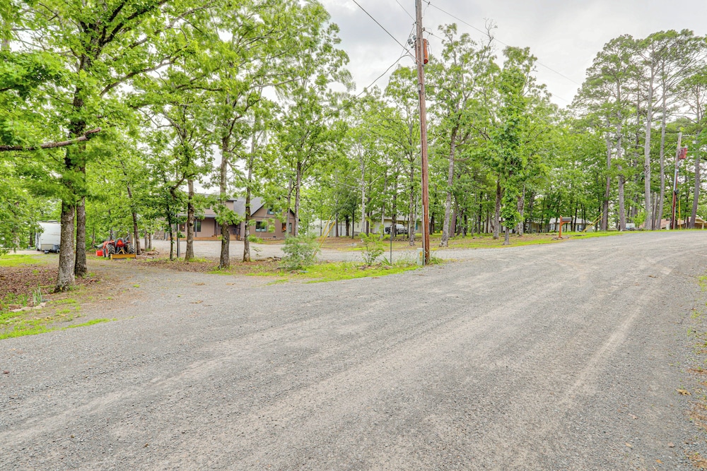 Greers Ferry Lake Retreat: Game Room + Fire Pit!