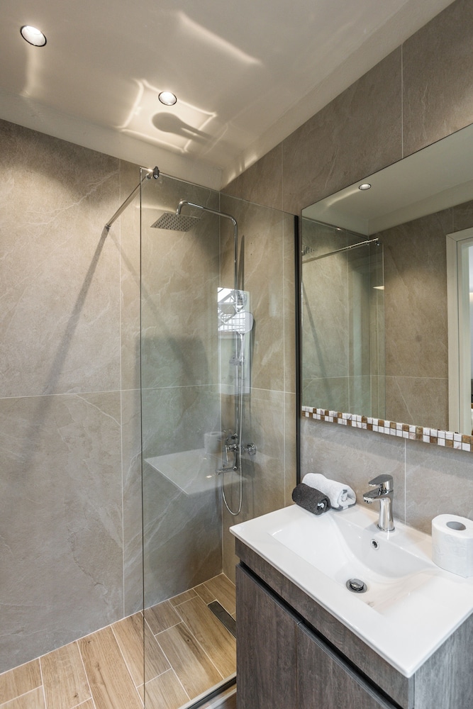 Noima Luxury Suites