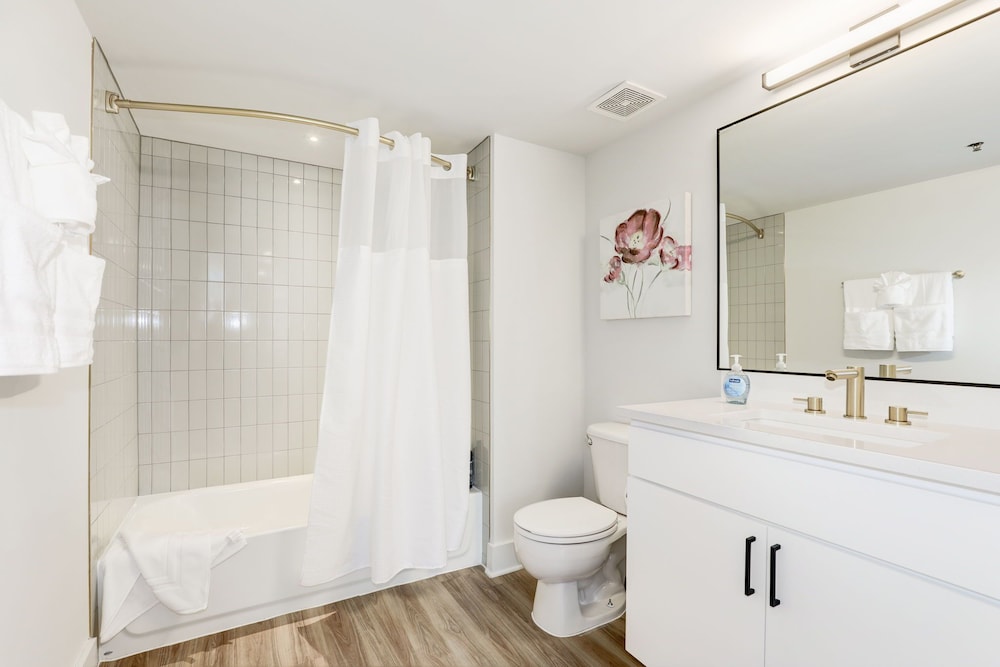 Elegant 2BR Apartment Minutes From DC