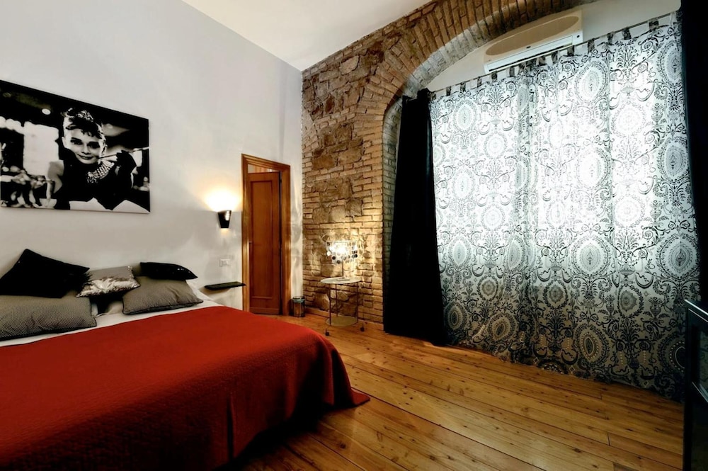 Caesar's Rooms