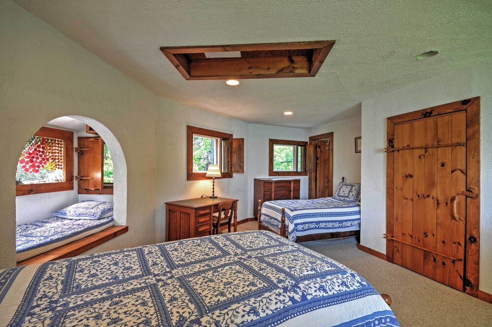 'dragonwood Castle' on Waterfront w/ Stunning View view 2