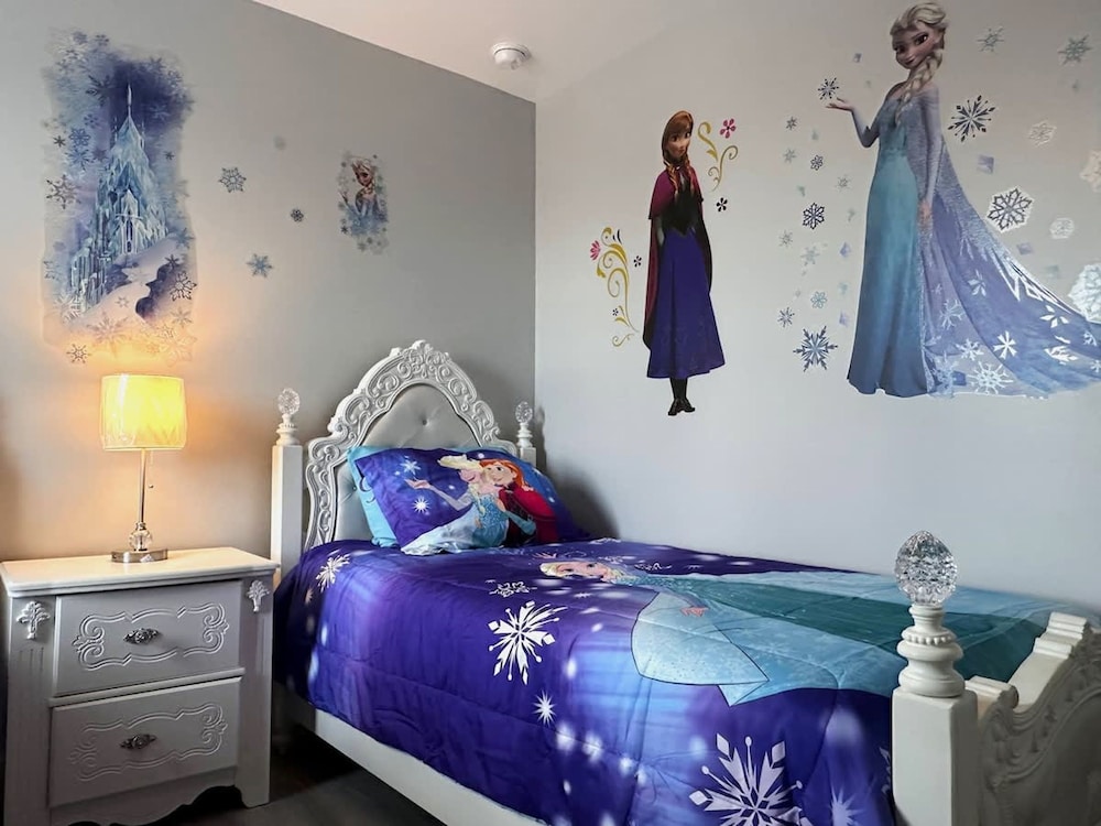 Luxury Villa Near Disney 6 Bd Home With Private Pool and Resort