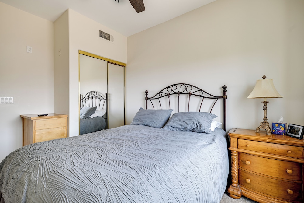 Golf Course Views & Private Deck: Mesquite Condo!
