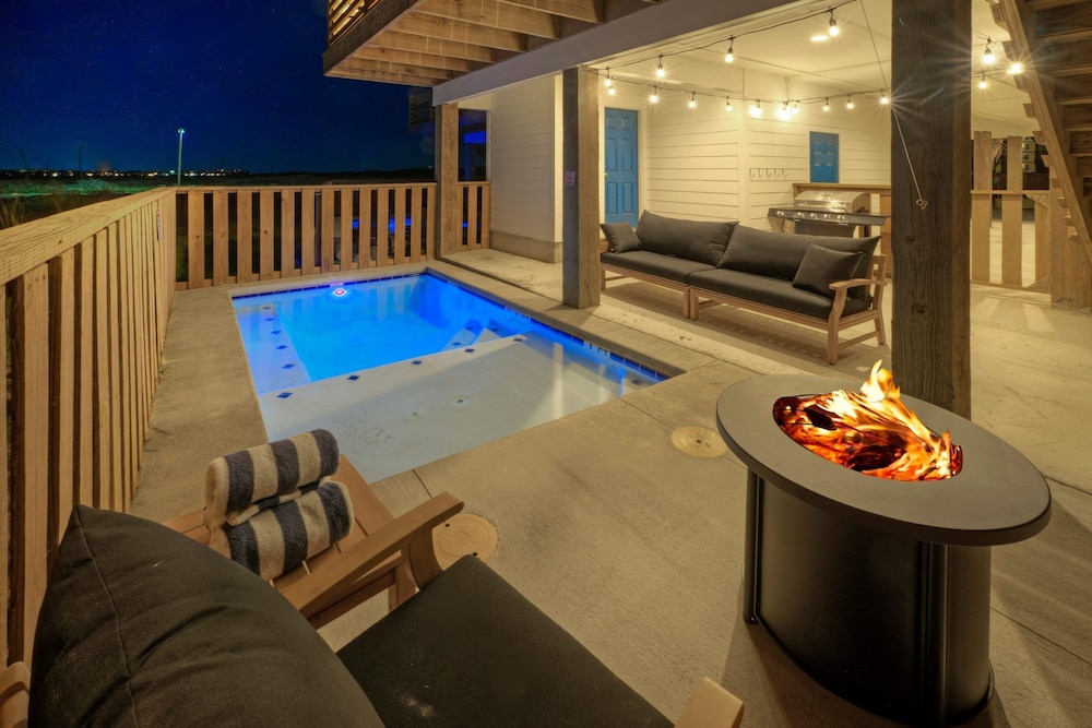 Cart-friendly Boardwalk to the Beach Private Pool Firepit Pond Views Bayview