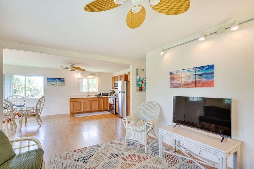 Captain Cook Home on Quiet 3 Acres w/ Fruit Trees