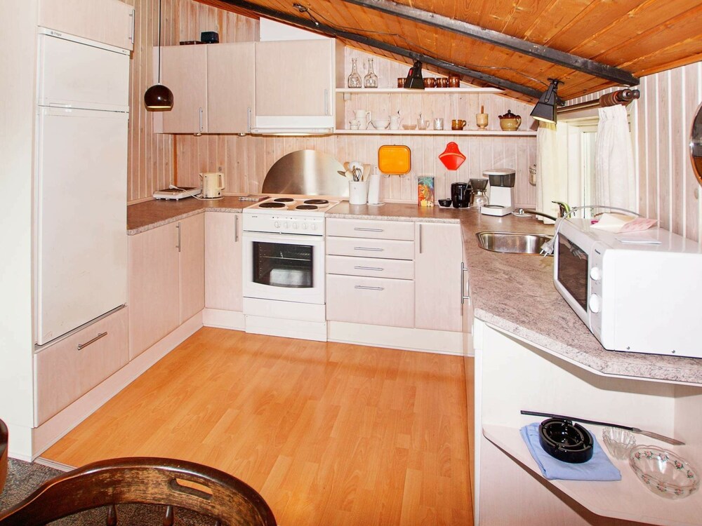 Superb Holiday Home in Hemmet near Sea view 4
