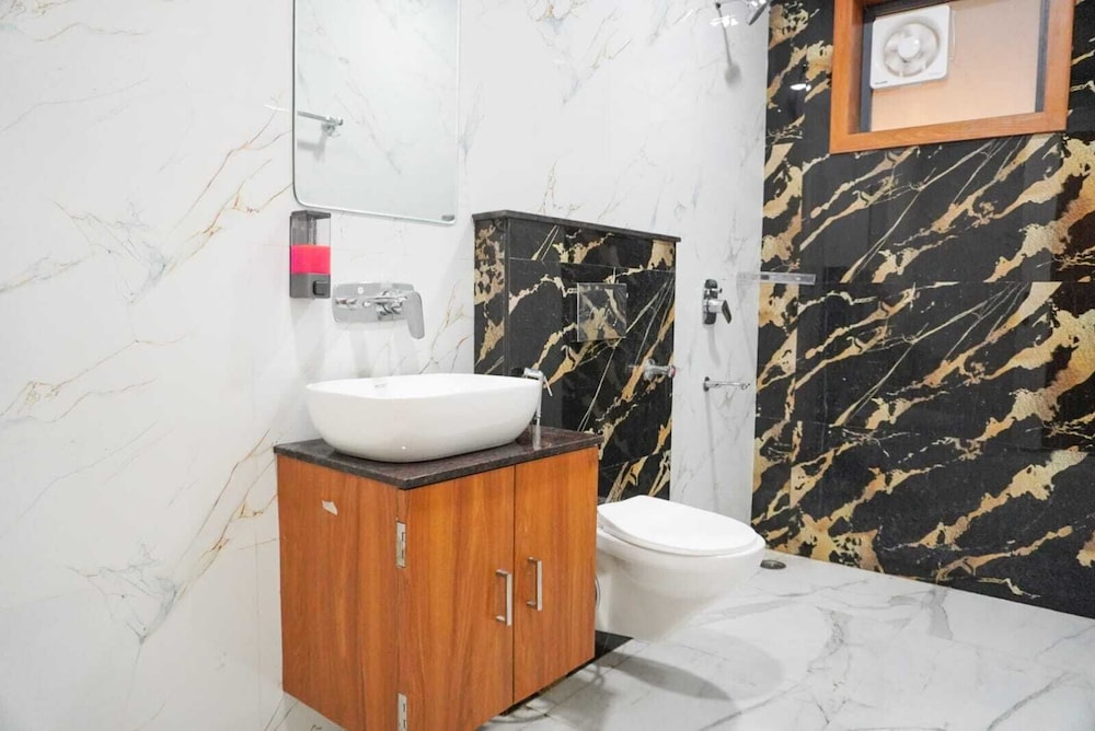 Goyal Hoteliers - Vrindavan