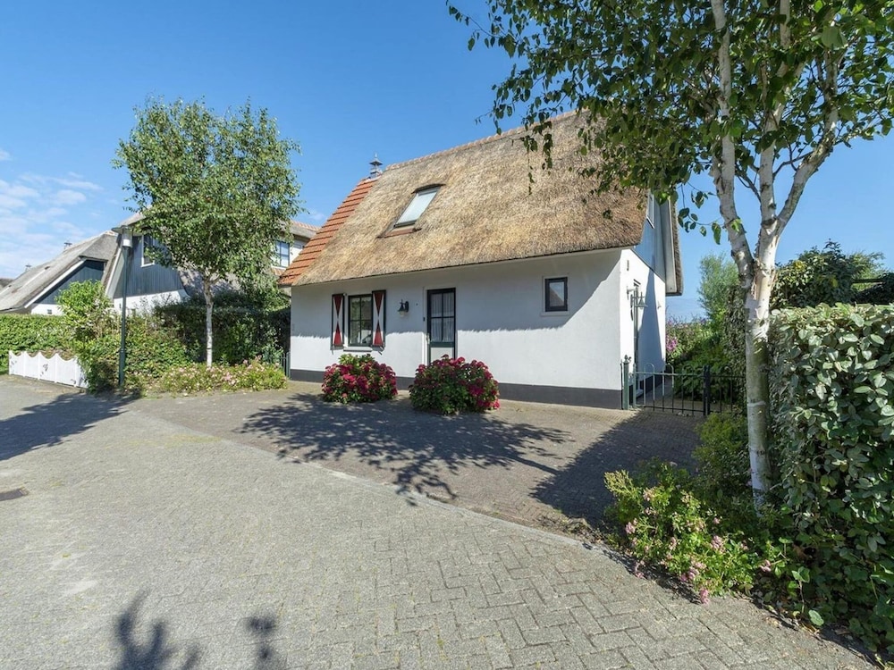 Beautiful Detached Holiday Villa Garden