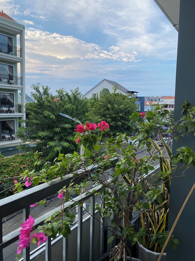 Floral Sea Homestay