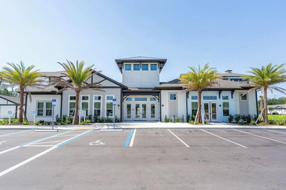 Landing Apartments near JAX