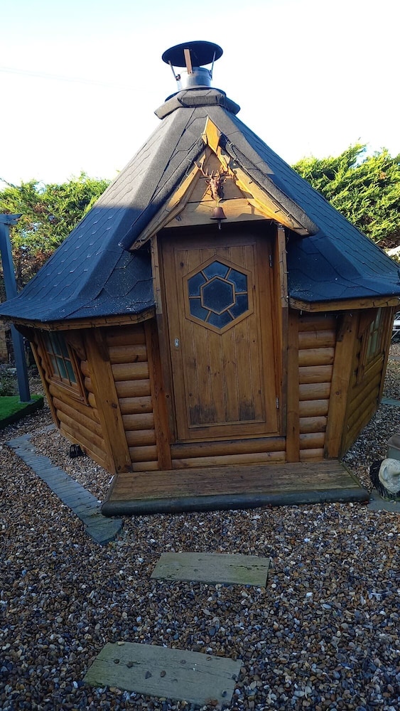 Country Farmhouse, Sleeps 13 & New 8seater Hot Tub