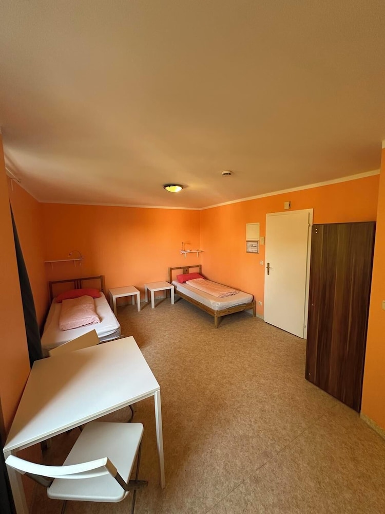 2-Rent Group Hostel Apartments HAN53