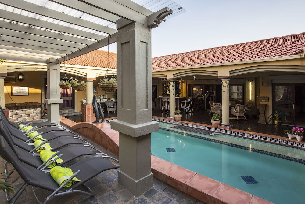The Royal Palm Bed & Breakfast view 3