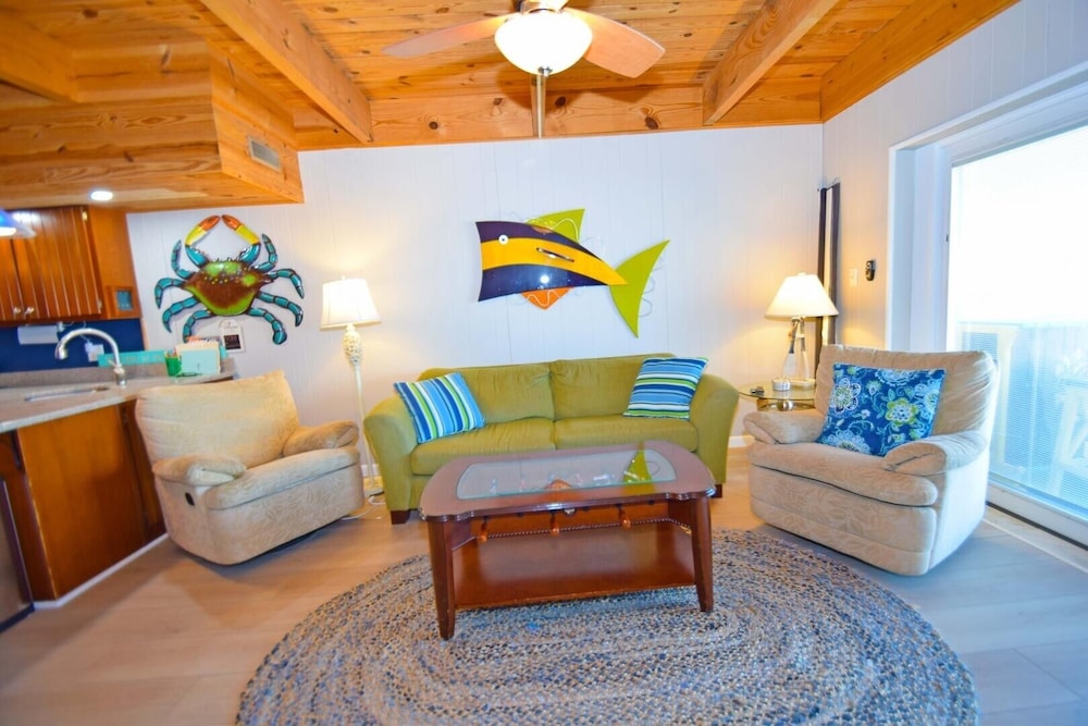 Sea Edge 3 3 Bedroom Townhouse by RedAwning view 4