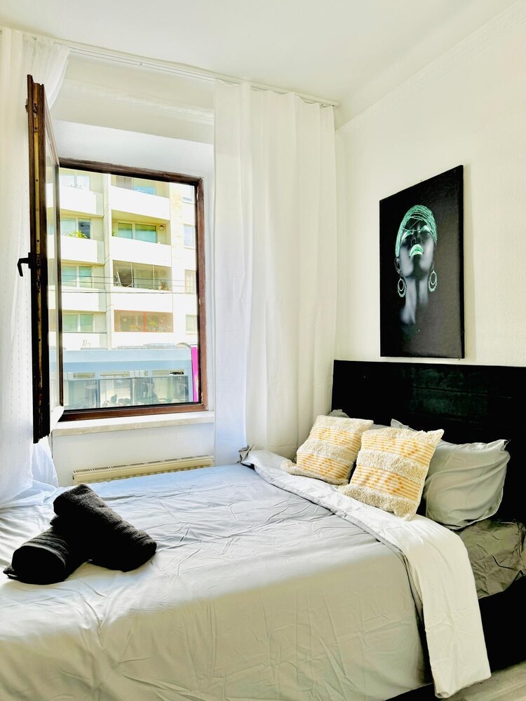 Affordable 4BR Apt Walk to FAC Platz