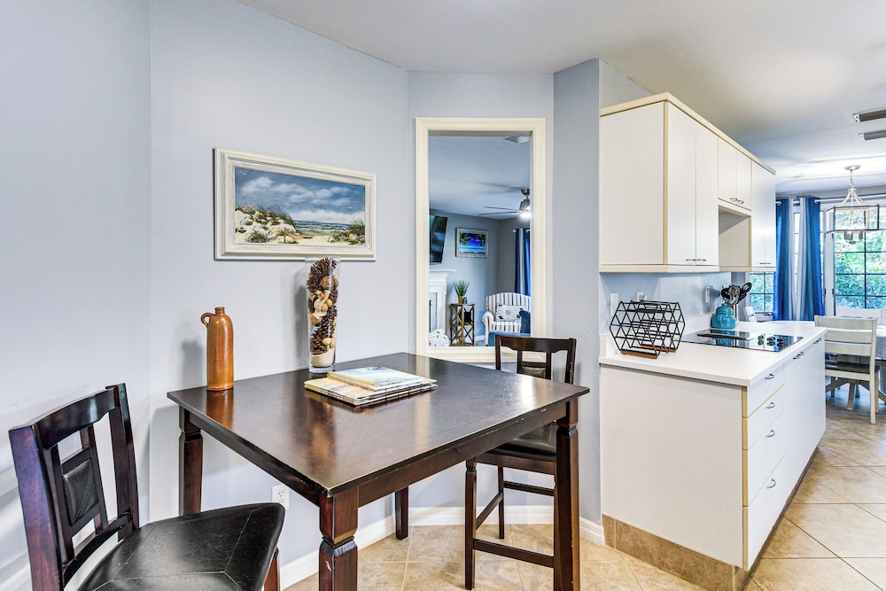 Steps to Ocean, Pool Access! Daytona Beach Gem
