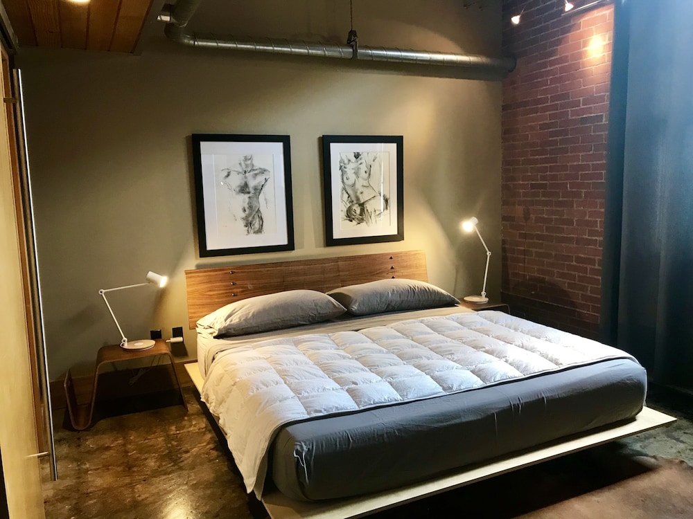 The Hangar Lofts Hotel view 3