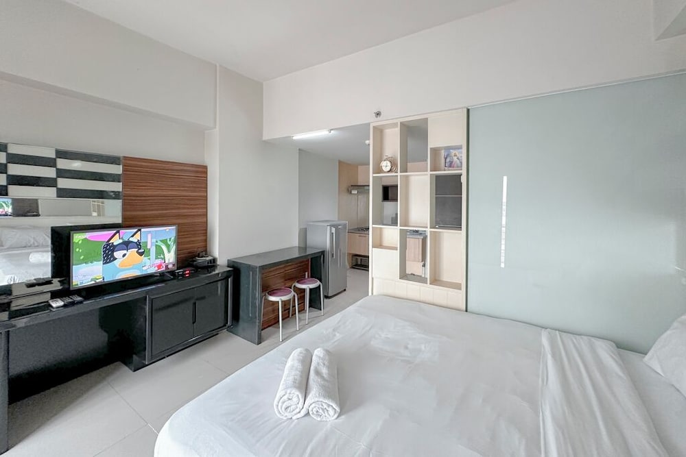 Minimalist and Cozy Studio at The Square Surabaya Apartment