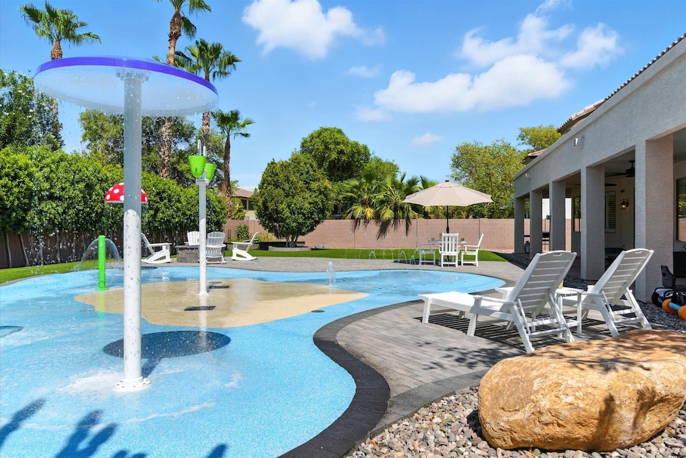 Splash Canyon - Splash Pad & Tons of Games - Gym