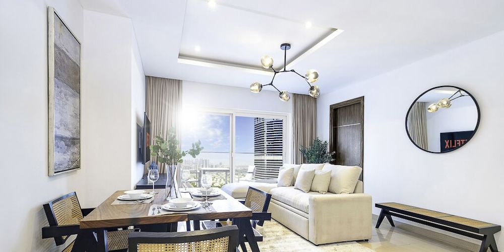 LUX The Bonnington JLT Suite 2