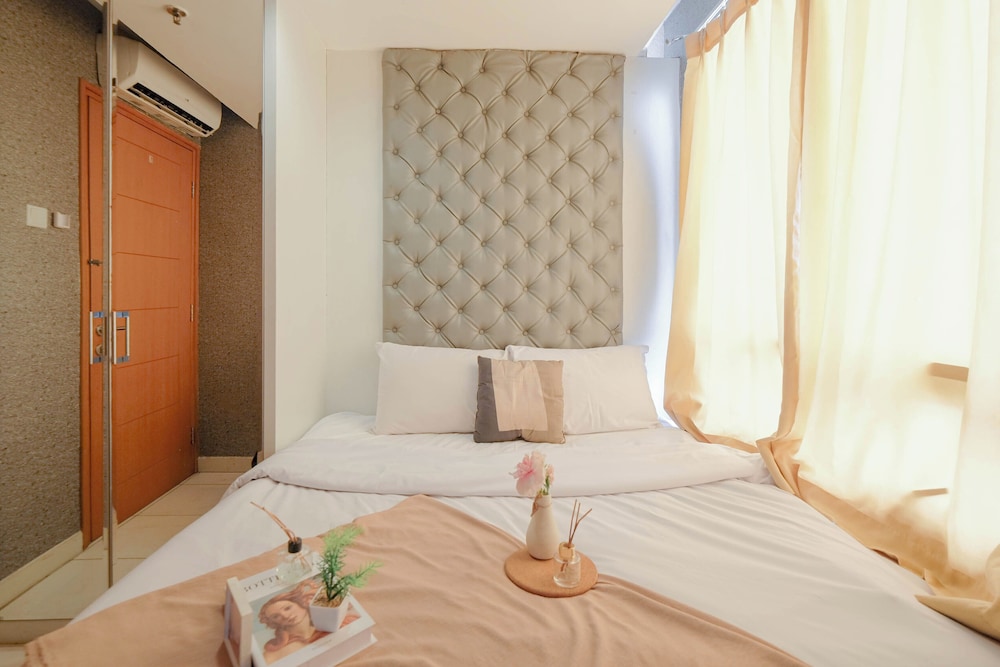 2Br Apartment Connected To Mall At Cinere Bellevue Suites