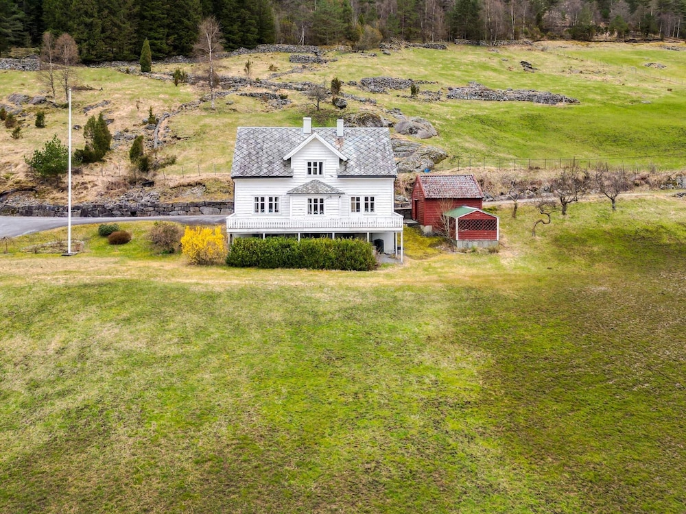 12 Person Holiday Home in Masfjordnes