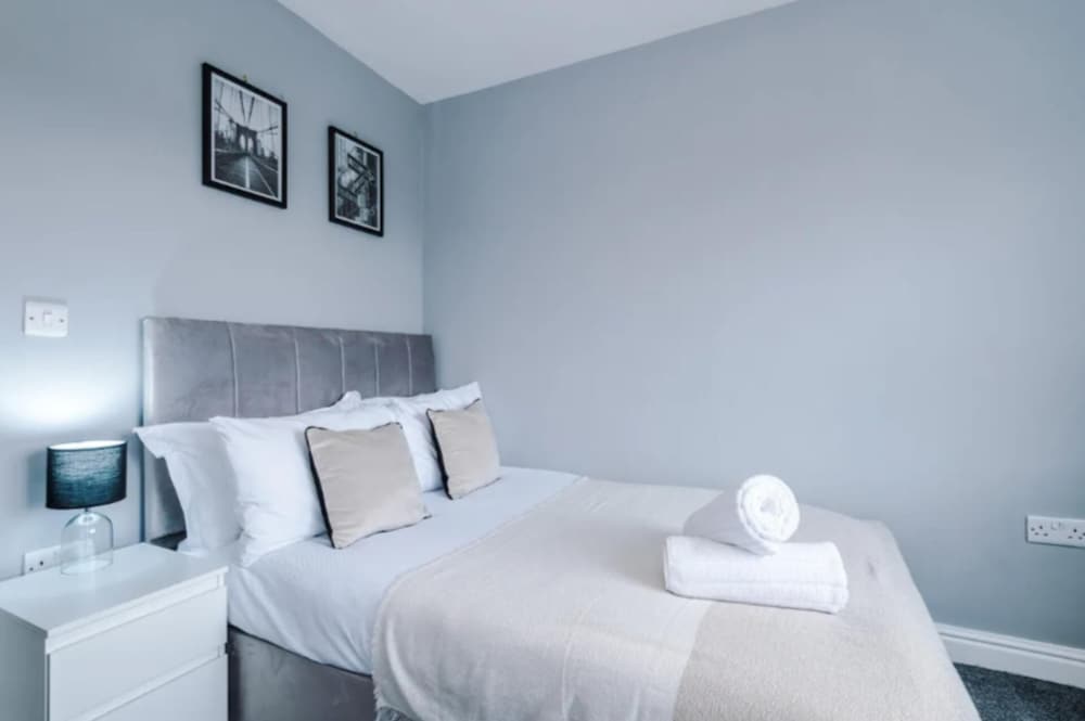 House 3 Bed Sleeps 6 -pets Ok -patio -free Parking