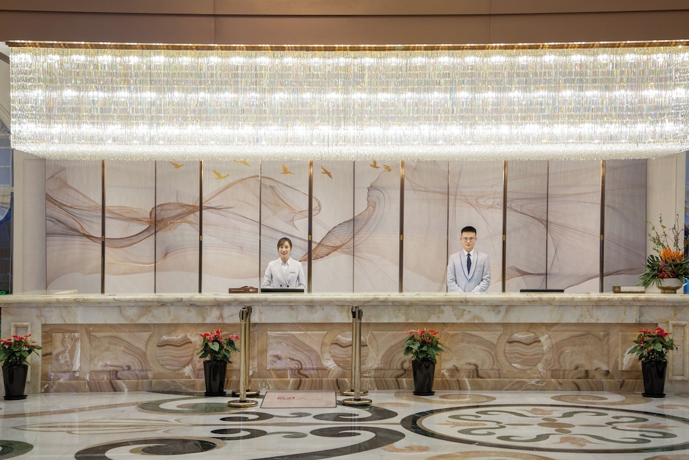 NARADA RESORT SHANGHAI HOTEL Disney Store