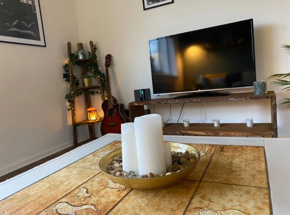 17G Regent Place view 4