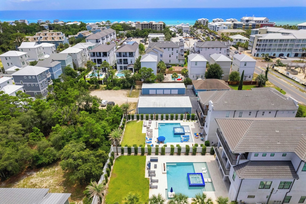 Walk to Beach + Pool, Hot Tub & Game Room 30A Ohana Grande by Avantstay