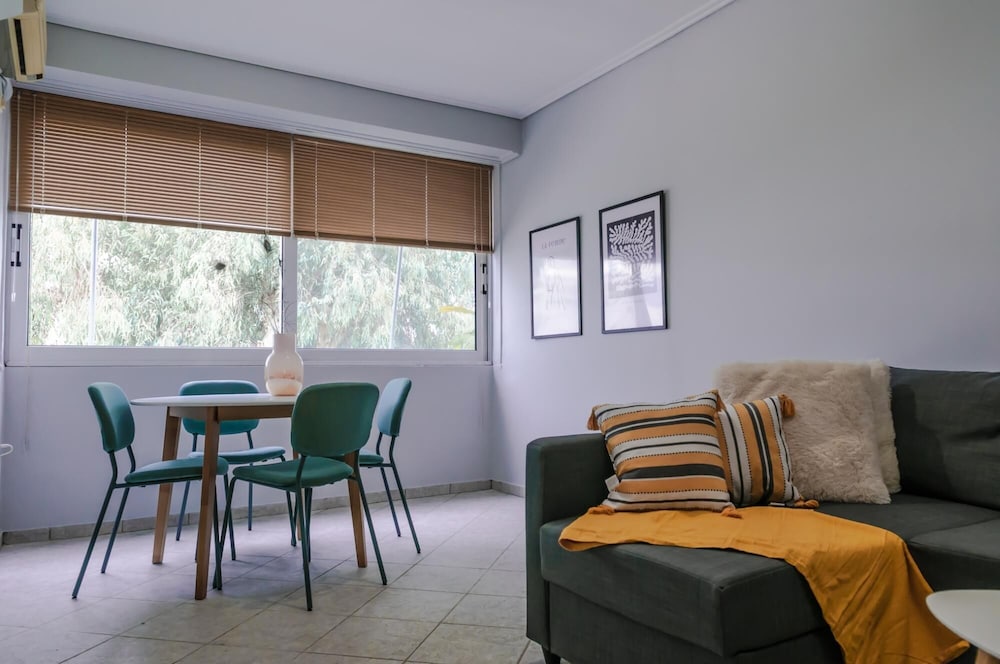 Cosmos Apartment in Athina