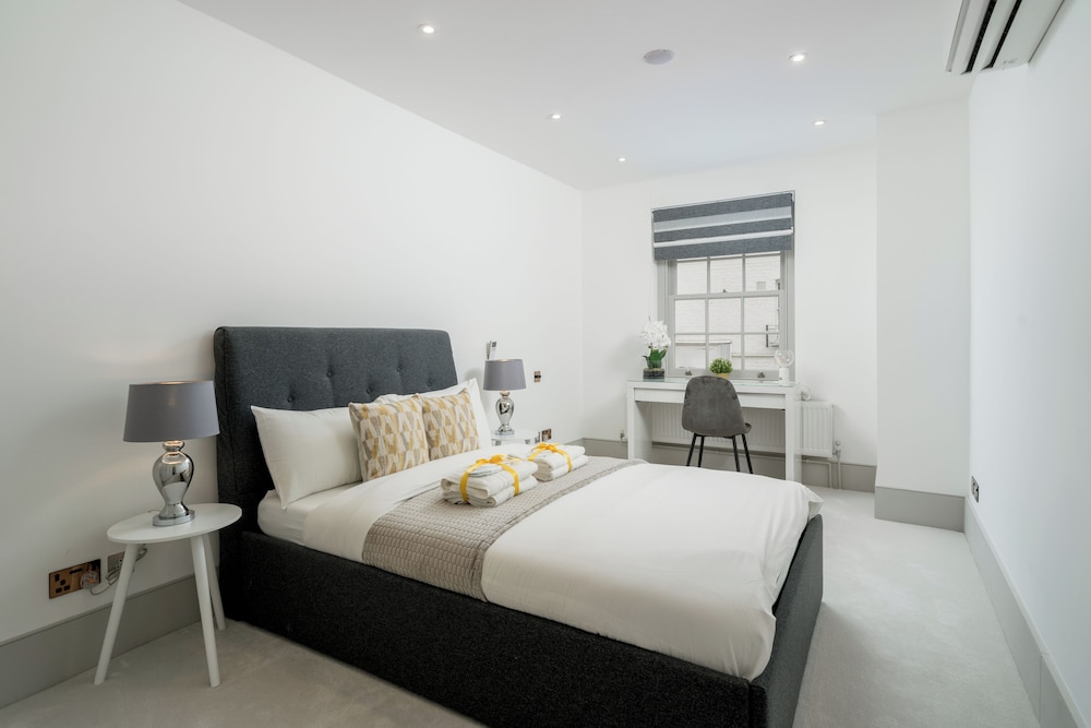 Luxury Eaton Mews House in London