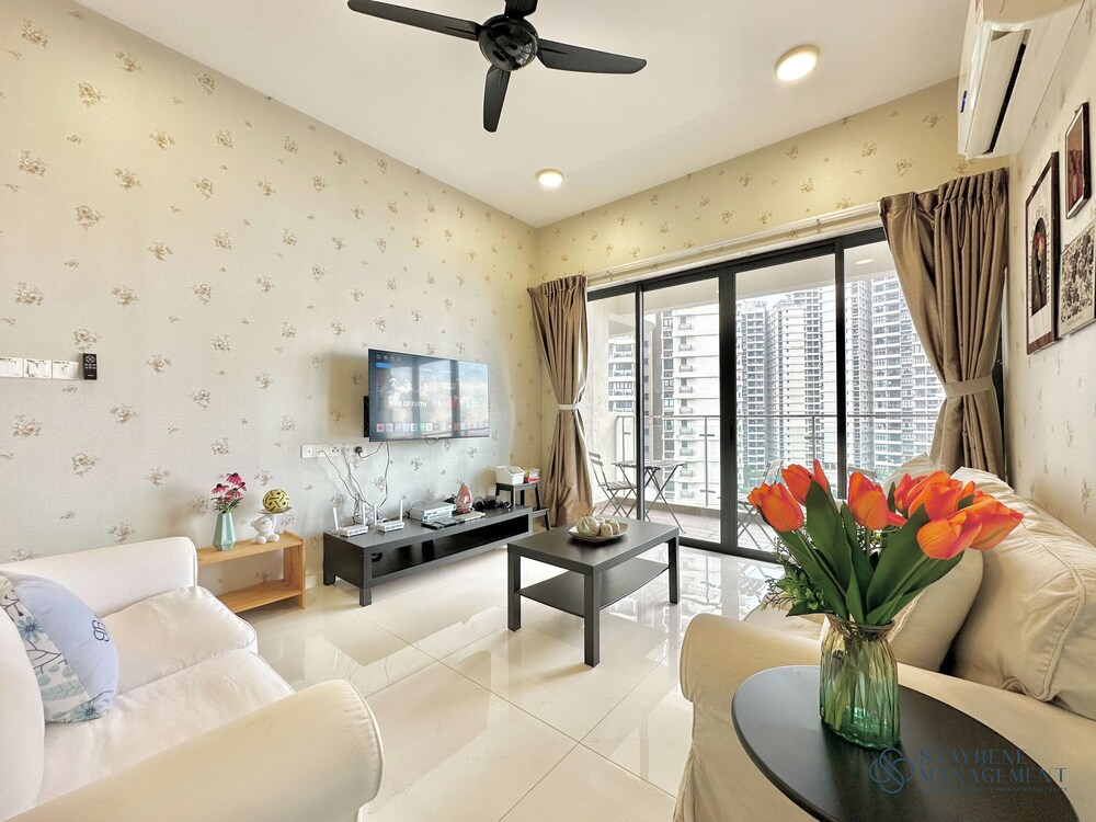 Country Garden Danga Bay Sea View Homestay by Stayrene