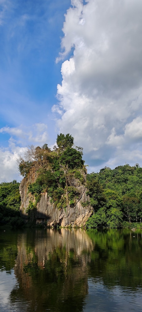 Mountain & Lake Views' Suite Cycas