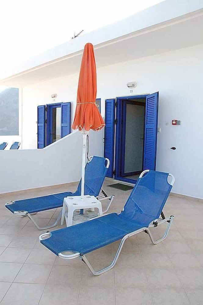 Paralia Rooms