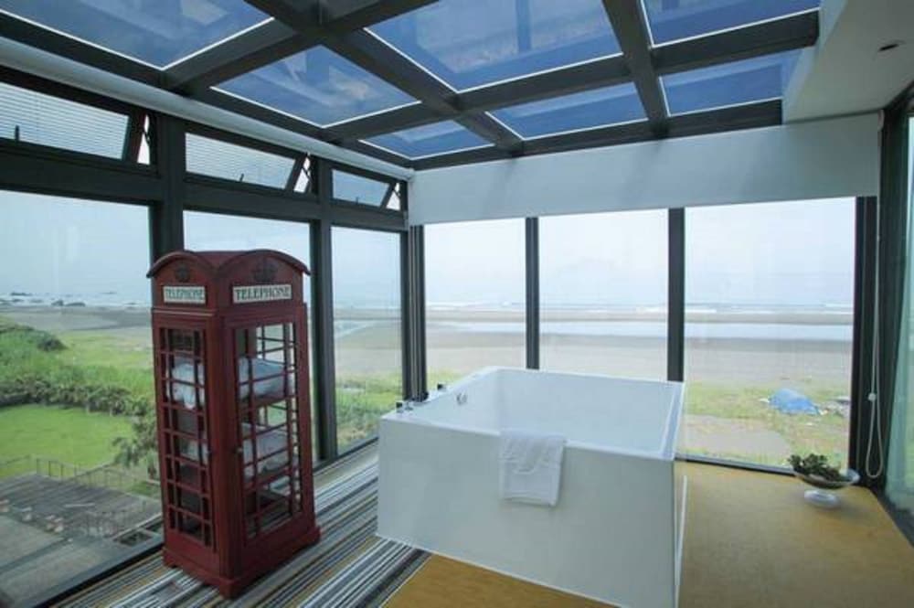 Play Hotel