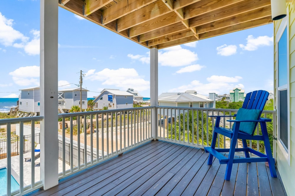 Pet Friendly Beach House - Beach Hop