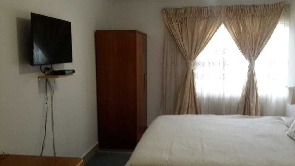 Bogadi B&B