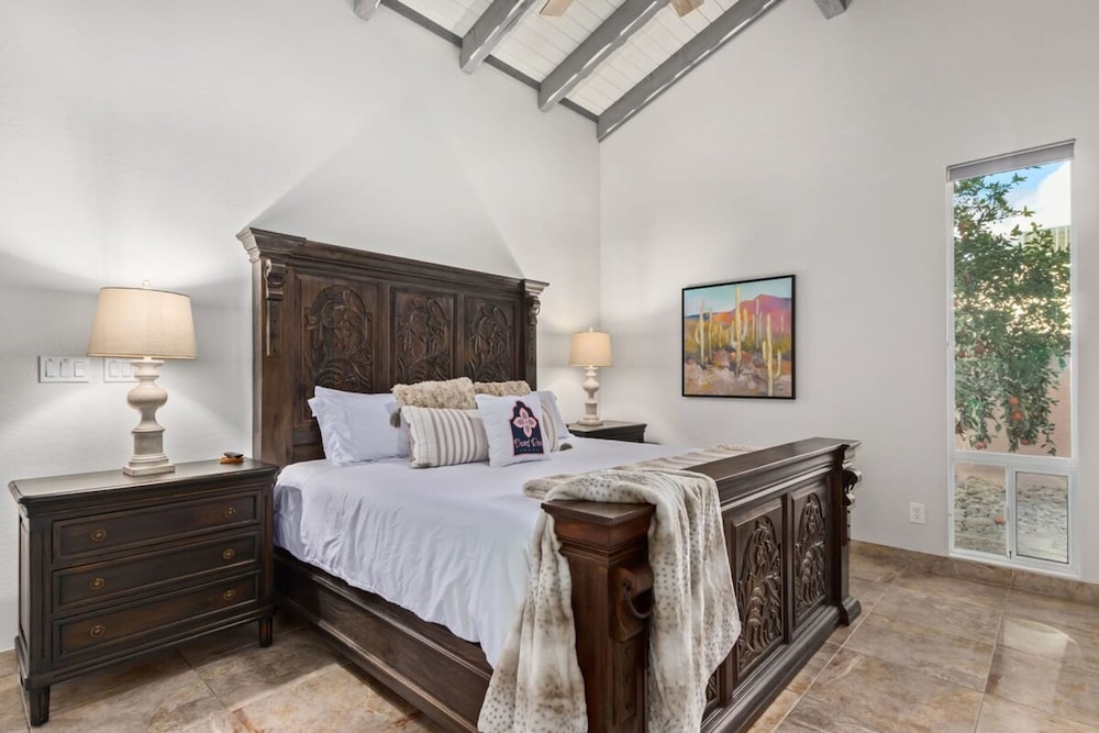Historic Desert Rose Estate Pool Sauna Sleeps 12