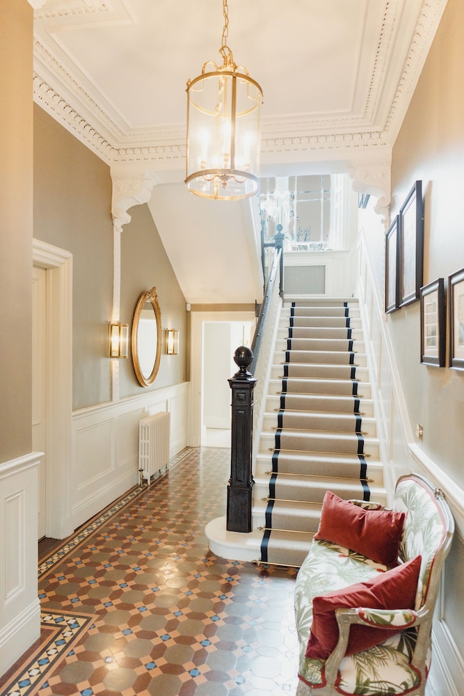 Private and Prestigious Luxury Home
